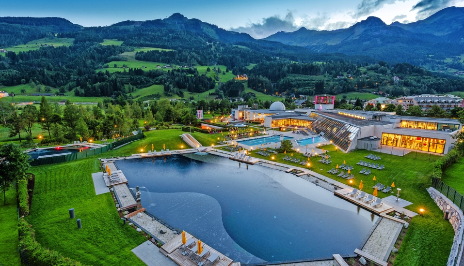 Erholen Sie sich während Ihres Urlaubs in der nahegelegenen Alpentherme Gastein.